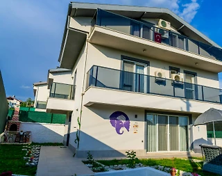 Muğla Seydikemer'de Geniş Ailelere Uygun, Özel Havuzlu, Modern Villa - 1