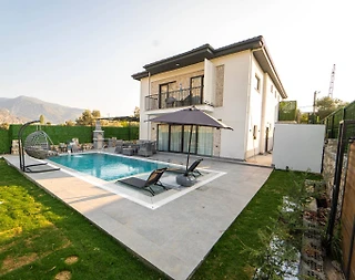 Muğla Seydikemer'de Modern Tasarımlı, Özel Havuzlu, Bahçeli Villa - 5