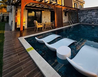 Muğla Seydikemer'de Modern Tasarımlı, Özel Havuzlu Lüks Villa - 1