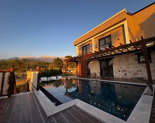Muğla Seydikemer'de Modern Tasarımlı, Özel Havuzlu Lüks Villa - 3