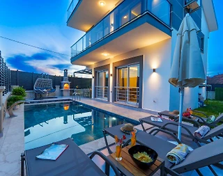 Muğla Seydikemer'de Muhteşem Doğa İçerisinde, Özel Havuzlu, Modern Villa - 1