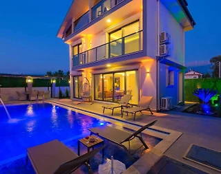 Muğla Seydikemer'de Elverişli Konumda, Özel Havuzlu, Lüks Villa - 1