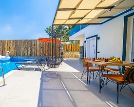 Muğla Seydikemer'de Yeşillikler İçerisinde, Özel Havuzlu, Modern Villa - 2