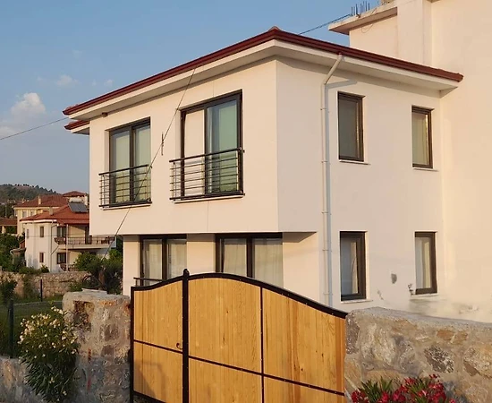 Muğla Ula'da Sakin Konumda, Huzurlu, Geniş Bahçeli Tatil Evi - 1