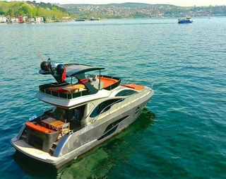 Muğla'da Göcek Çıkışlı, Eşsiz Mavilikte, Konforlu Kiralık Motoryat - 3