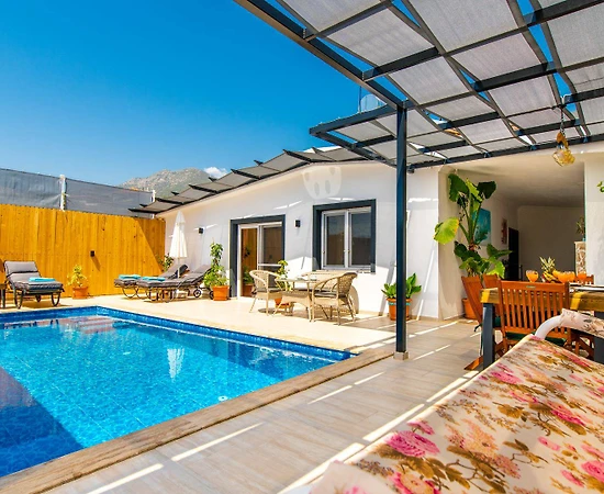 Kaş Bezirgan'da Göz Alıcı Doğada, Özel Havuzlu, 2+1 Villa - 1