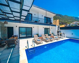 Kaş Bezirgan'da Doğa ve Deniz Manzaralı, Özel Havuzlu, Konforlu Villa - 1