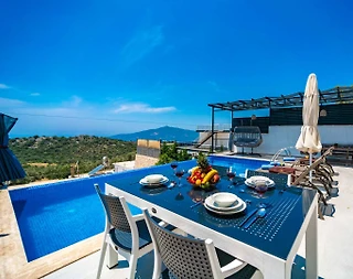 Kaş Bezirgan'da Doğa ve Deniz Manzaralı, Özel Havuzlu, Konforlu Villa - 4