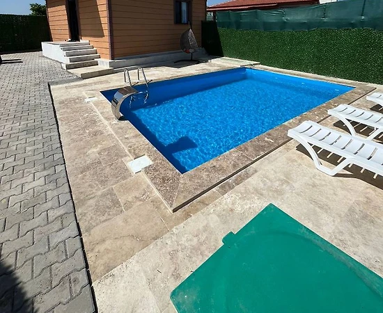 Kocaeli Kandıra'da Doğa ile İç İçe, Özel Havuzlu, Konforlu Villa - 1