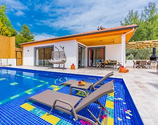 Kaş İslamlar'da Küçük Ailelere Uygun, Özel Havuzlu, Lüks Villa - 1