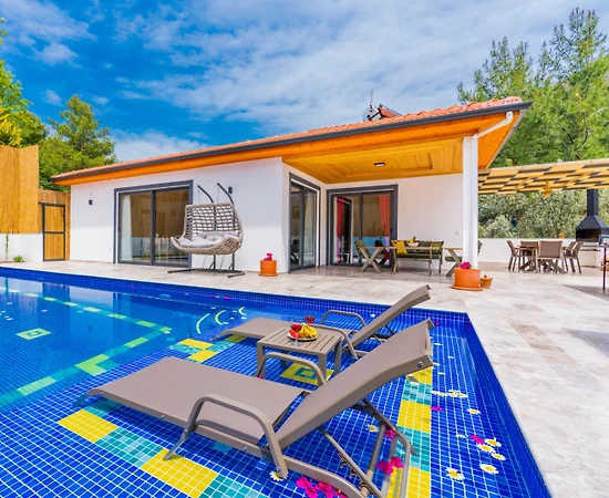 Kaş İslamlar'da Küçük Ailelere Uygun, Özel Havuzlu, Lüks Villa - 1