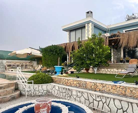 Aydın Ak-Yeniköy'de Kalabalık Aileler için İdeal, Özel Havuzlu, 4+1 Villa - 1