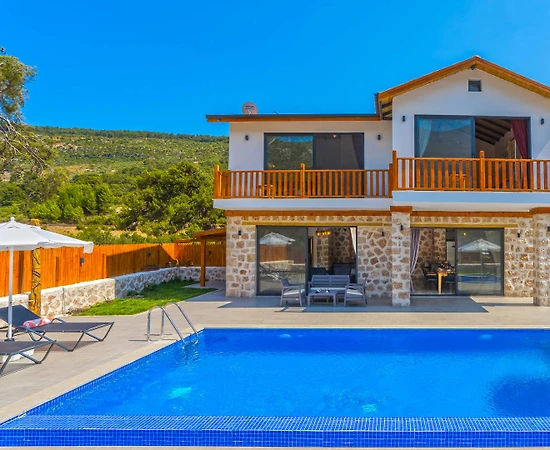 Kaş Hacıoğlan'da Geniş Bahçe İçerisinde, Özel Havuzlu, Lüks Taş Villa - 1