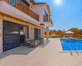 Kaş Hacıoğlan'da Geniş Bahçe İçerisinde, Özel Havuzlu, Lüks Taş Villa - 3