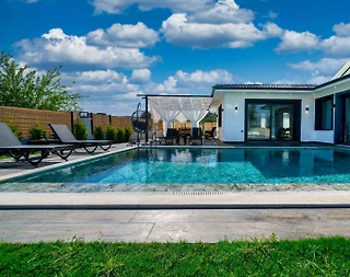 Muğla Seydikemer'de Doğanın İçerisinde, Özel Havuzlu, Şık Villa - 1