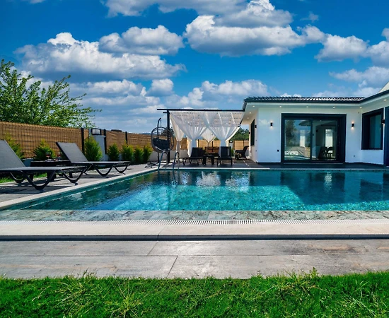 Muğla Seydikemer'de Doğanın İçerisinde, Özel Havuzlu, Kiralık Villa - 1