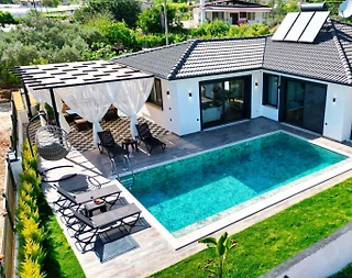 Muğla Seydikemer'de Doğanın İçerisinde, Özel Havuzlu, Şık Villa - 2
