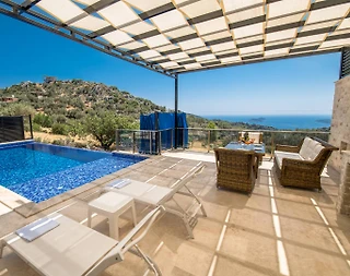 Kaş Bezirgan'da Merkeze Yakın, Isıtmalı Havuzlu, Ferah Villa - 3