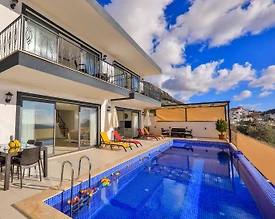 Kaş Bezirgan'da Muhteşem Deniz Manzaralı, Jakuzili Balayı Villası - 2