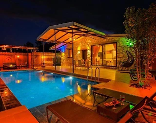 Muğla Fethiye'de Yemyeşil Doğada, Özel Havuzlu, Modern Villa - 1