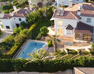 Kuşadası Karaova'da Denize Yakın Konumda, Özel Havuzlu, Lüks Villa - 1