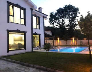 Sakarya Sapanca'da Geniş Bahçeli, Özel Havuzlu, Lüks Villa - 4