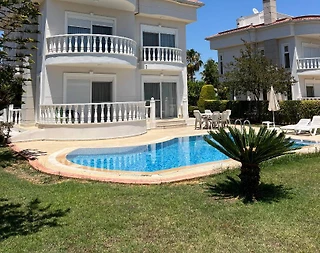 Serik Kadriye'de Site İçerisinde, Özel Havuzlu, 8 Kişilik Villa - 1