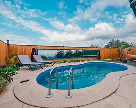 Sapanca Nailiye'de Çekirdek Ailelere Uygun, Özel Havuzlu, Kiralık Bungalov - 2