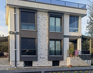 Balıkesir Edremit'de Bahçeli, 12 Kişilik, Modern Villa - 1
