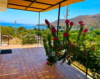 Bodrum Mazıköy'de Denize Yakın, Bahçeli, Konforlu Ev - 3