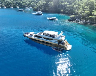 Fethiye Göcek'te Eşsiz Maviliklerde, 5 Kabinli, Modern Motoryat - 1