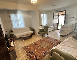 Kuşadası Güzelçamlı'da Denize Yakın, Merkezi Konumda, Kiralık Tripleks - 5