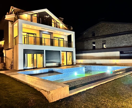 Fethiye Ölüdeniz'de Modern Tasarımlı, Özel Havuzlu, 4+1 Kiralık Villa - 1