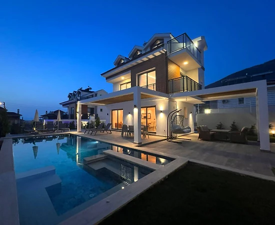 Fethiye Ölüdeniz'de Geniş Ailelere Uygun, Özel Havuzlu, Estetik Villa - 1