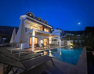 Fethiye Ölüdeniz'de Geniş Ailelere Uygun, Özel Havuzlu, Estetik Villa - 2