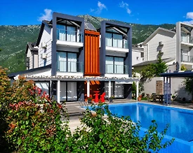 Fethiye Ölüdeniz'de Geniş Bahçeli, Özel Havuzlu, 4+1 Villa - 2