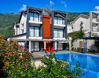 Fethiye Ölüdeniz'de Geniş Bahçeli, Özel Havuzlu, 4+1 Villa - 2