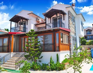 Fethiye Ölüdeniz'de Geniş Havuzlu, Özel Havuzlu, Taş Konseptli Villa - 1