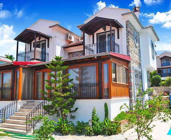 Fethiye Ölüdeniz'de Geniş Havuzlu, Özel Havuzlu, Taş Konseptli Villa - 1