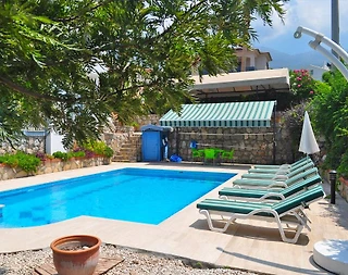 Fethiye Ölüdeniz'de Geniş Havuzlu, Özel Havuzlu, Taş Konseptli Villa - 4