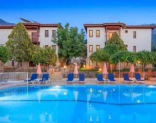 Fethiye Ölüdeniz'de Merkezi Konumda, Ortak Havuzlu, 1+1 Suit - 1