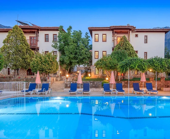 Fethiye Ölüdeniz'de Merkezi Konumda, Ortak Havuzlu, 1+1 Suit - 1