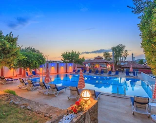 Fethiye Ölüdeniz'de Merkezi Konumda, Ortak Havuzlu, 1+1 Suit - 2