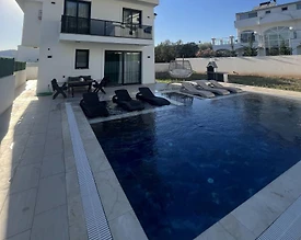 Fethiye Ölüdeniz'de Merkezi Konumda, Özel Havuzlu, Bahçeli Villa - 3