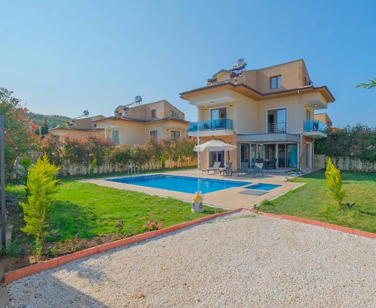 Fethiye Ölüdeniz'de Geniş Alanlı, Özel Havuzlu, 6 Kişilik Villa - 1