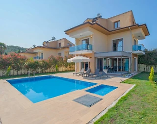 Fethiye Ölüdeniz'de Geniş Alanlı, Özel Havuzlu, 6 Kişilik Villa - 2