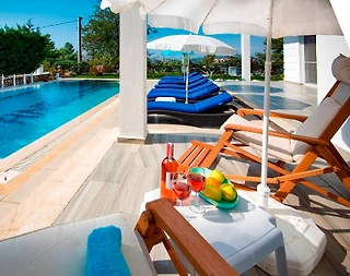 Fethiye Ölüdeniz'de Geniş Ailelere Uygun, Özel Havuzlu, Modern Villa - 4