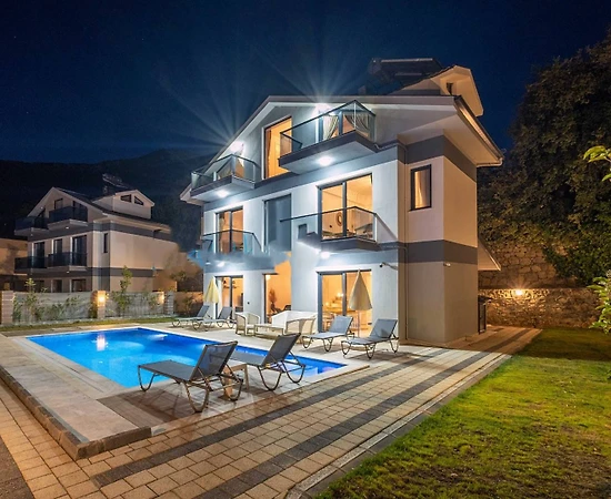 Fethiye Ölüdeniz'de Modern Tasarımlı, Özel Havuzlu, 9 Kişilik Villa - 1