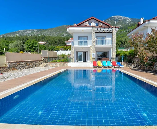 Fethiye Ölüdeniz'de Geniş Ailelere Uygun, Özel Havuzlu, Kiralık Villa - 1