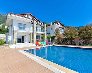 Fethiye Ölüdeniz'de Geniş Ailelere Uygun, Özel Havuzlu, Kiralık Villa - 2